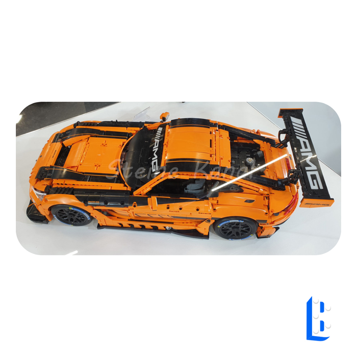 La Mercedes AMG GT3 échelle 1:8