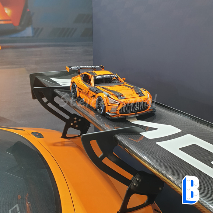 La Mercedes AMG GT3 échelle 1:8