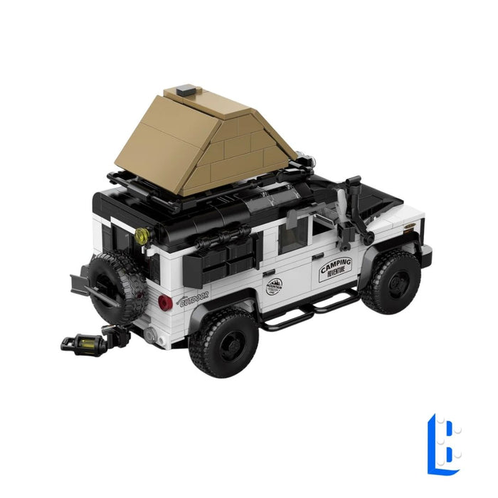 Le pick up avec sa tente de toit - vitrine incluse