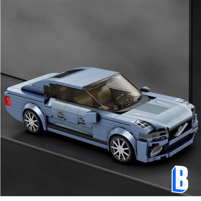 La voiture de sport bleu clair