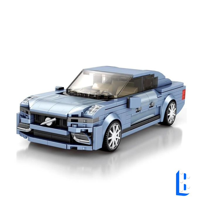 La voiture de sport bleu clair